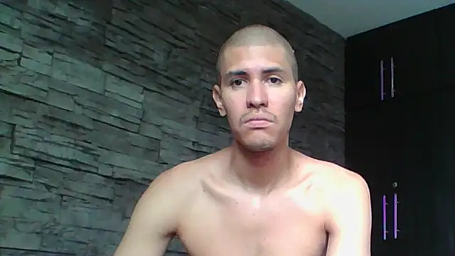 Sexylatin64 webcam