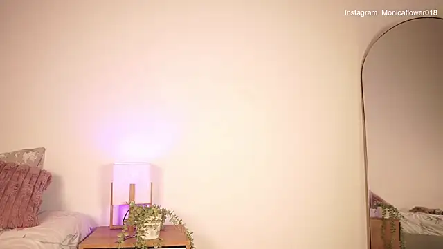 monicaflowerr webcam