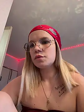 KimEvanss webcam