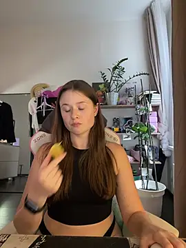 sweetest_pie (F young) - nipple clamps