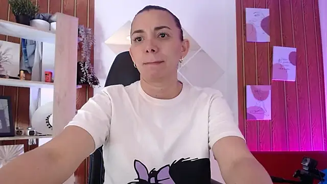 milfsecret69 webcam