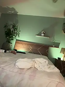 YariRose webcam