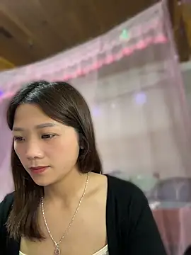hhanni06 live cam on StripChat