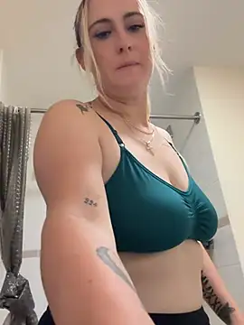 BaddieRiRi224 webcam