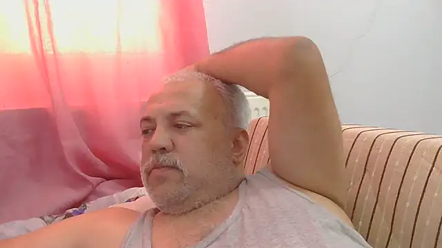 husoizmir live cam on StripChat