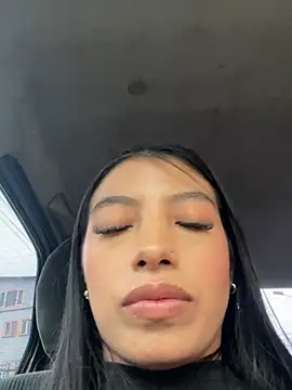 Tiffany_Low webcam