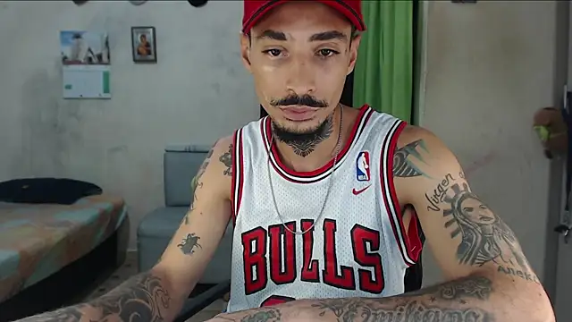 emiliano_hottt webcam
