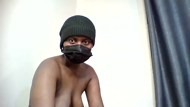 LaineOlives live sex cam