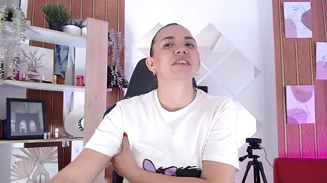 milfsecret69 webcam