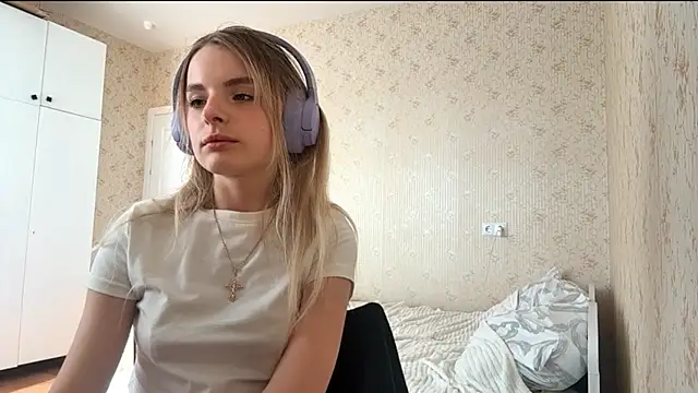 teodorabinney (F teen) - I'll do 10 squats for you