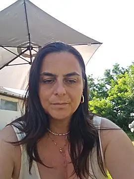 isabellecraft (F milf) - Lets play nacked în public