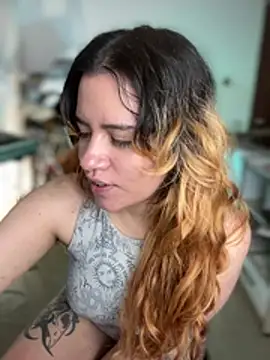 NikkiNix webcam