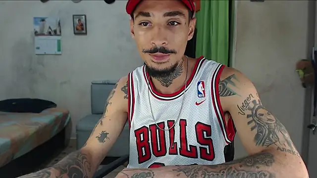 emiliano_hottt webcam