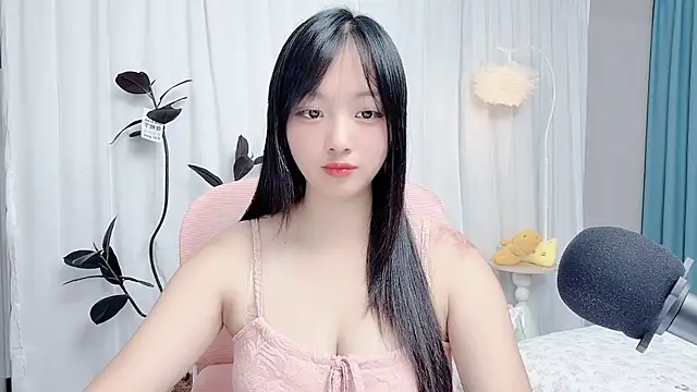 Winnie666999 live cam on StripChat
