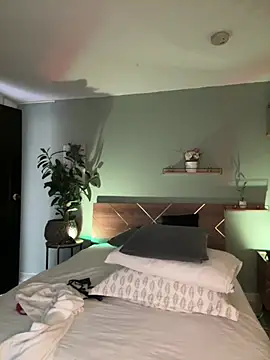 YariRose webcam
