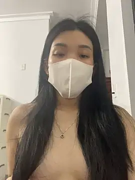 KieuLinh2k4 live cam on StripChat