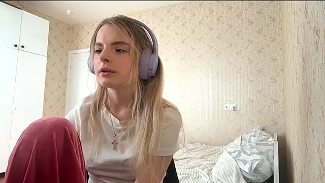 TeodoraBinney webcam