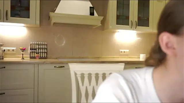 NaomiFess webcam