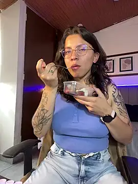 karlamorris_ webcam