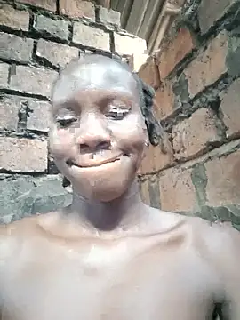 Black_juicy24 webcam