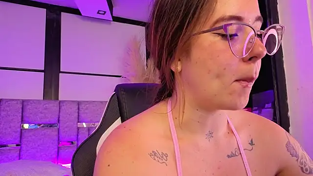 AlliceLover webcam