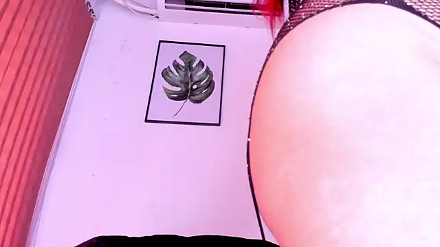 alondrabigtits live cam on StripChat