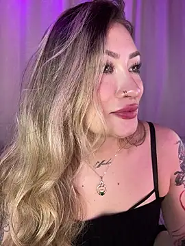 Lally_Valencia__ live cam on StripChat