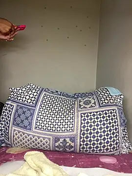 -Maya-- live webcam show