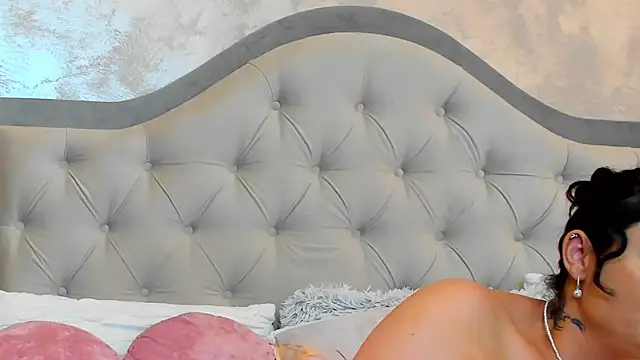 Bianca_Vale live cam on StripChat