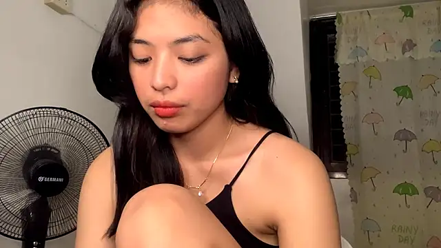 Hazelanne live webcam show
