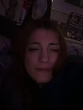 UrHellBri-L live webcam show
