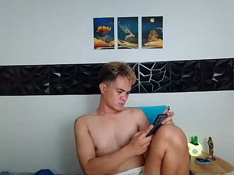 yourmikexxx (Ask my age) - LETS PLAY AND CUM