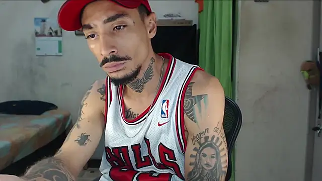 emiliano_hottt webcam