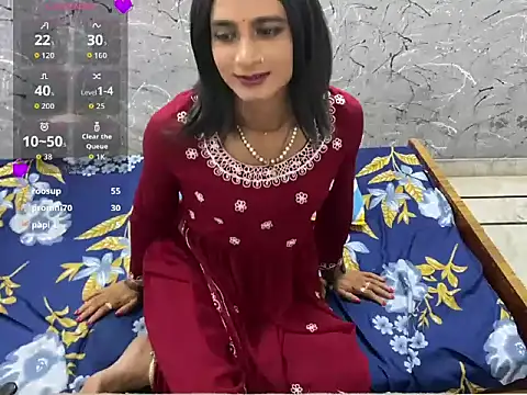 LuvLayla webcam