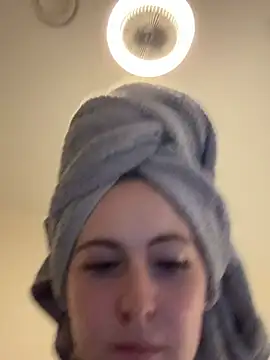 BaddieRiRi224 webcam