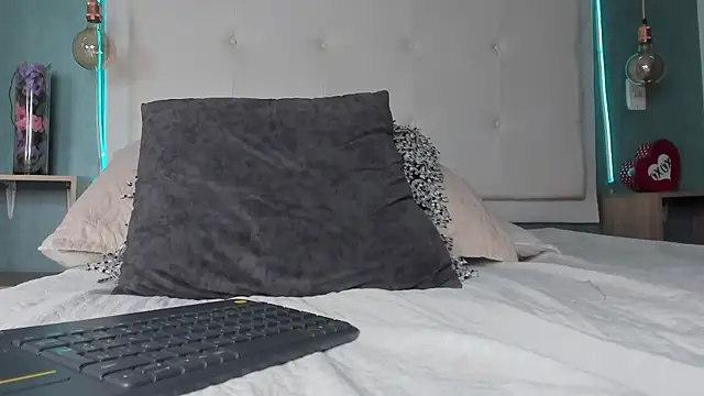 mia_gomez7 webcam