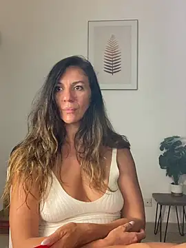 AnnaFlowerBabe live cam on StripChat