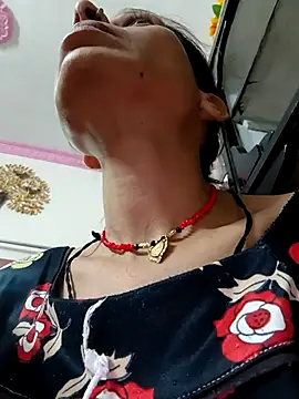 Sexy-Suhani2 live cam on StripChat