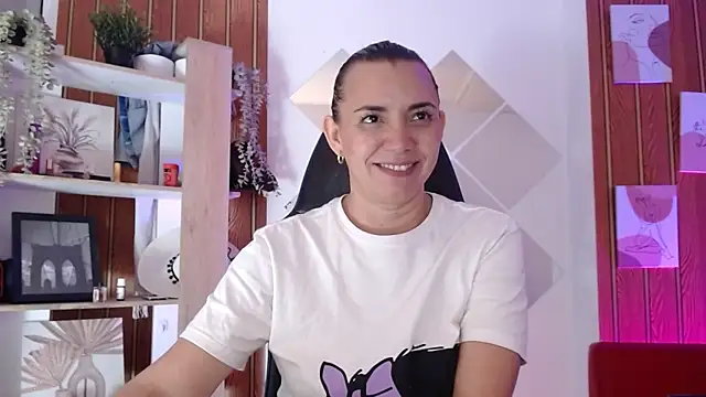 milfsecret69 webcam
