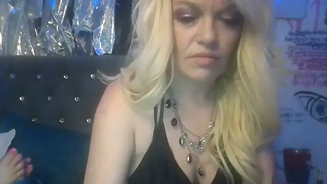 marilyn420 live cam on StripChat