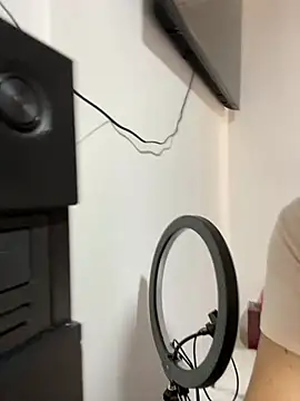 Pretty__Milf webcam
