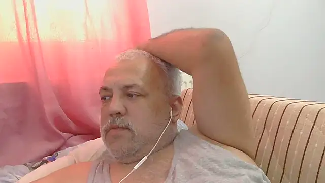 husoizmir live cam on StripChat