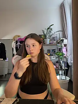 sweetest_pie live cam on StripChat