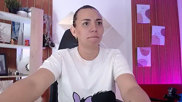 milfsecret69 (F milf) - ABRE EL CULO Y JUEGA CON LOS DEDOS