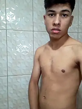 sss020 live cam on StripChat