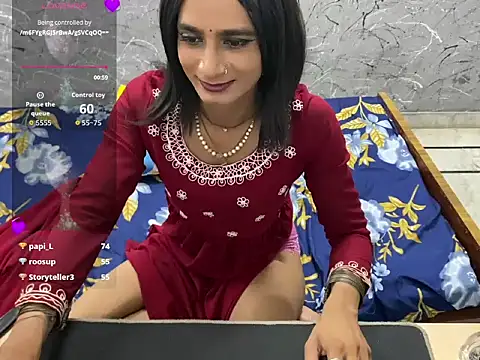 LuvLayla live cam on StripChat