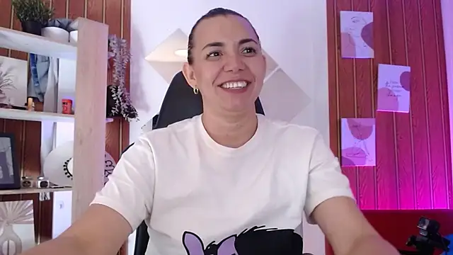 milfsecret69 webcam