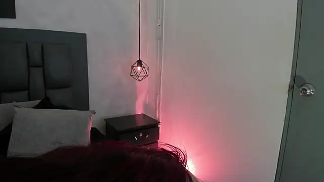 dakota_roussee webcam