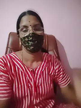 tamil_peenqueen live cam on StripChat