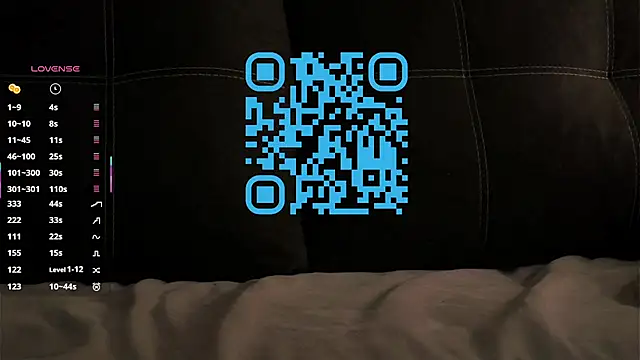 QueenieMerow webcam